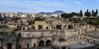 Gli straordinari reperti delle città di pompei, ercolano, torre annunziata e paesi limitrofi, sepolte dall'eruzione del vesuvio del 79 dc. Turisti Tedeschi Derubati Agli Scavi Di Ercolano L Intera Citta Si Mobilita Per Ospitarli Gratis L Huffpost
