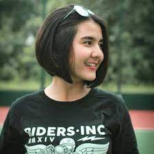 Model rambut wanita berikut ini bisa kamu dijadikan referensi ketika ke salon. Gaya Rambut Pendek Wanita Polwan Surat Miz