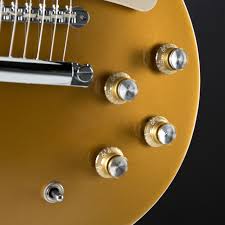 Pete has released several comedy albums, making his musical debut with hobbledehoy in 2010. Gibson Les Paul Pete Townshend Deluxe Gold Top 76 Music Store Professional De De