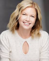 Lisa Robitaille Makeup and Hair by @ltbeautyy