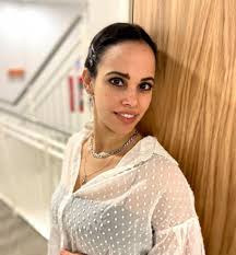 نور عمرو دياب تثير الجدل بصورة ترتدى بها صليب نشرت نور عمرو دياب صورة لها عبر مواقع التواصل الإجتماعى تطبيق انستجرام أثارت من خلالها جدلا واسعا حيث أعتقد البعض انها غيرت ديانتها. Wvr6w Lpa3zaqm
