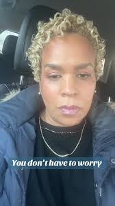 Rochelle Snell's Instagram, Twitter & Facebook