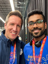 Javier Leanos's Instagram, Twitter & Facebook