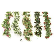 Trouvez d'autres vectoriels libres de droits dans la collection d'istock, qui contient des graphiques de aquarelle facilement téléchargeables. La Bovida Guirlande Fleur Passion 270cm