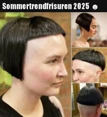 Ein Mini-Kachelofen hat mir in meiner Ofen-Sammlung noch gefehlt (nach  Kamin, Pizzaofen, altem Küchenherd und Heizofen). Dafür habe ich Schachteln  verwendet, in die ich eine Öffnung geschnitten habe, ein Foto eines Feuers