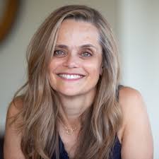 🎙️Episode 3: Understanding Gen Z: Trends, Behaviors and Marketing…