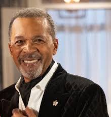 Clifton Clowers's Instagram, Twitter & Facebook