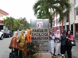 Pusat kajian hutan rakyat (pkhr) fakultas kehutanan ugm menyelenggarakan webinar bulanan dengan mengusung tema tentang resiliensi hutan rakyat jawa: Fakulti Ekologi Manusia Upm Rass Naa