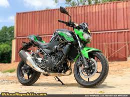 Its muscular bodywork hints at the bike's performance, while ensuring that the. 2019 Kawasaki Z250 Abs First Ride Review Bikesrepublic