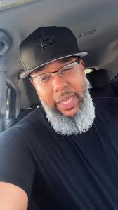 Dorianthebeardedman and Shawnee Broke Up