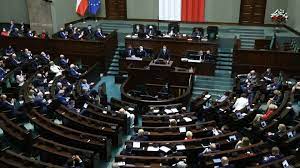 Lewica pozostała przy swoim stanowisku od początku opowiadając się za funduszem, zwracając. Lgi07acpk0gqbm