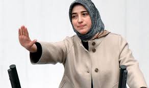 Boşnukalın, yeni anayasada laiklik ilkesinin yer almaması çağrısı yaptı. Yeni Safak Yazarindan Boynukalin Yorumu Laiklik Basarili Oldu Ama Artik Bunlara Alisin