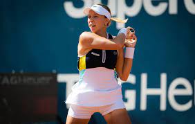 Standing very close to the baseline and hitting rather flat on both side, anett kontaveit is a dominating tempo player. Kontaveit Dodges Siegemund To Reach Palermo Last Eight