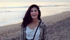 Foto Gaya Ootd Naysila Mirdad Dengan Busana Putih Tampil Stylish Hot Liputan6 Com