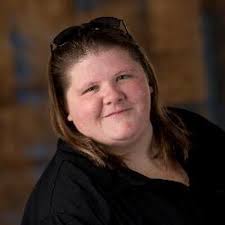 Courtney Collins (@CourtneyCourier)