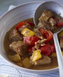 Schweinegulasch Mit Paprika Rezept Schweinegulasch Schweine Gulasch Gulasch