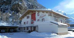 Skiabfahrt bis zum haus, skiraum mit skischuhtrockner. Bergfex Haus Bergwelt Ferienwohnung St Leonhard Pitztaler Gletscher Rifflsee Pitztal