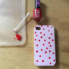 Once the nail polish dries, you'll be left with an adorable phone case all your friends will envy! Diy Spotty Phone Case Bronterose101