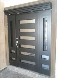 En madera de bambu color roble claro, modelo pi86 con pivote y tapamarcos anchos. Puerta Principal Puertas Principales De Aluminio Diseno De Puertas Modernas Puertas De Aluminio Modernas