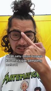 Tips Agar Kacamata Tidak Melorot dengan Mudah