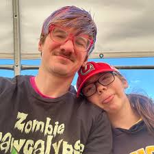 Didn't take much We were so happy, with so little 夏材口 FOOE 持m