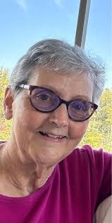 Sandy Sperry's Instagram, Twitter & Facebook