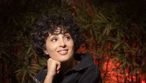 Eurovision 2021 will stick with the 2020 slogan open up. Finale De L Eurovision 2021 La Francaise Barbara Pravi Favorite Avec Voila
