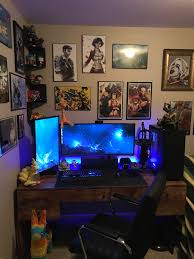 Where are you favorite places to go for minimalist we're in the process of remodeling our bedroom, and i really want a clean, minimalist style. Small Bedroom Gaming Setup Reddit