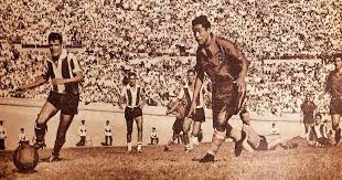 Chile también lidera los resultados en enfrentamientos por copa américa (7 triunfos frente a uno de venezuela y dos empates) y en partidos amistosos (dos victorias frente a ninguna de la vinotinto, y un empate). Partidos De La Roja 21 02 1954 Chile Paraguay 1 3