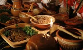 За традицією, на святвечір на столі повинно бути рівно 12 страв, це пов'язують із 12 а ви знали, що у давні часи, практично кожна страва на різдвяному столі ретельно добиралась та. Svyata Vecherya Znachennya Kozhnoyi Stravi Na Rodinnomu Stoli