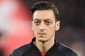 Mesut ozil, who today announced his retirement from international football, has defended a photograph in which he was pictured beaming with turkish president tayyip erdogan. Hat Mesut Ozil Erdogan Zu Seiner Hochzeit Eingeladen