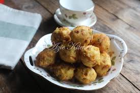 Cara mudah buat cucur ikan bilis (cekodok) yang rangup dan sedap mp3 duration 1:00 size 2.29 mb / zeela zainal 8. Cucur Ikan Bilis Rangup Di Luar Dan Lembut Di Dalam Azie Kitchen