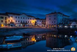 Some believe that luino was the birthplace of bernardino luini. Luino Sulla Costa Lombarda Del Lago Maggiore