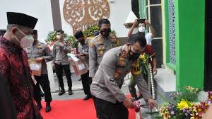 Jl.lawu no.168,tegal gede karanganyar ☎no telp. Https Jateng Tribunnews Com 2021 02 05 Wakapolres Wonogiri Pimpin Sidang Bp4r 4 Pasang Anggota Pertanyaan Ini Bikin Pengantin Tersipu Malu Https Cdn 2 Tstatic Net Jateng Foto Bank Images Pernikahan Polisi Wonogiri Jpg Bag Sumda Polres Wonogiri