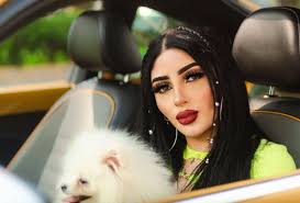 Bellakath es demandada por no pagar extensiones de cabello