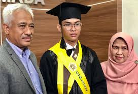 En ucuz cumlaude lab modelleri ve kampanyalar hakkında bilgi almak için tıklayın! Jatuh Bangun Mahasiswa Penyandang Tuna Rungu Raih Predikat Cumlaude Di Ugm Okezone News