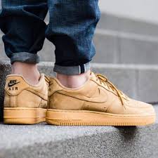 Nike Air Force 1 07 Flax Wheat Everysize Airforce1wheat Airforce1flax Todayskicks Zapatos Nike Hombre Zapatillas Nike Para Hombre Zapatos Deportivos Nike