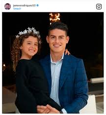 James rodríguez junto a salomé y daniela ospina jugando basquetbol / foto: James Rodriguez El Papa Mas Feliz Celebra El Cumpleanos De Su Hija Photo 1