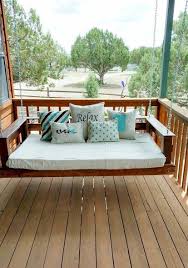 Diy Pallet Swing Bed Outdoor Pallet Projects Pallet Swing Beds Pallet Furniture Outdoor