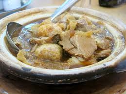 The tea is believe to help dilutes the fat consumed you will have to wash the cups and fill the teapot from the many kettles that are setup near the tables. Bak Kut Teh Yap Chuan Bandar Baru Klang Deliciouslogy