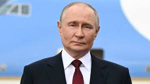 Train collides with riding lawn mower in Chatham-Kent