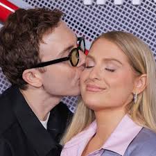 PEOPLE Star Tracks: Prince Harry, Meghan Markle, Travis Kelce and More