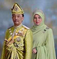 Tengku puteri iman u0026 tengku puteri ilyana live on instagram mp3 duration 2:21 size 5.38 mb / twenty eight 7. Biodata Tengku Puan Pahang Tunku Hajah Azizah Aminah Maimunah Iskandariah Negeri Pahang