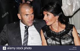Зинедин зидан/zinedine zidane и диана арбенина,billy's band. Zidane Zinedine 23 6 1972 Franzosische Atlethe Fussballer Halbe Lange Mit Seiner Frau Veronique Auf Der Iwc Party The Crossing Genfer Arena Geneve 8 4 2008 Stockfotografie Alamy