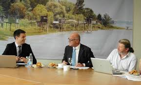 Alexis Vanderstocken Etait Entoure De Son Directeur De These Christophe Carrincazeaux Ainsi Que D Alain Rousset Pour Presenter Ce These Universitaire Aquitaine