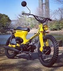 スーパーカブ専門店アトリカ on instagram イエロー ブラックのオフロードスタイルのカスタムカブ完成 カブ90ベースで見た目だけでなく 各部も極力シンプルに仕上げて 走りもバッチリでバリバリ林道も攻めれちゃう1台です 全国発送 オーダーメイド 世田谷