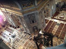 Salire A Piedi Sulla Cupola Della Basilica Di San Pietro