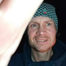 Jeffrey „Jeff“ Lynne, OBE Geboren am 30. Dezember 1947 in Birmingham  britischer Musiker und Musikproduzent, vor allem bekannt als  Gründungsmitglied des Electric Light Orchestra (ELO). Außerdem war er  Mitglied der Bands The