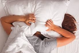 Lästiges bett knarren und quietschen viele haben eine ähnliche situation bereits erlebt. Bett Quietscht Und Knarrt Tricks Fur Lattenrost Holz Und Metallbetten Zuhausewohnen