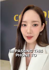 Pass The Phone Challenge with Confidence Queen Cast